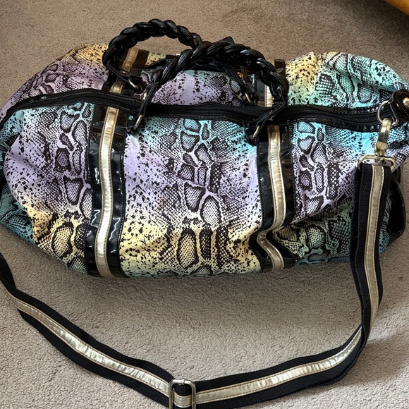 Betsey Johnson Vibrant Snake Print Travel Bag - Picture 6 of 7